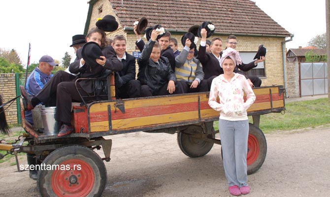 Locsolkodás 2017. április 17. képek